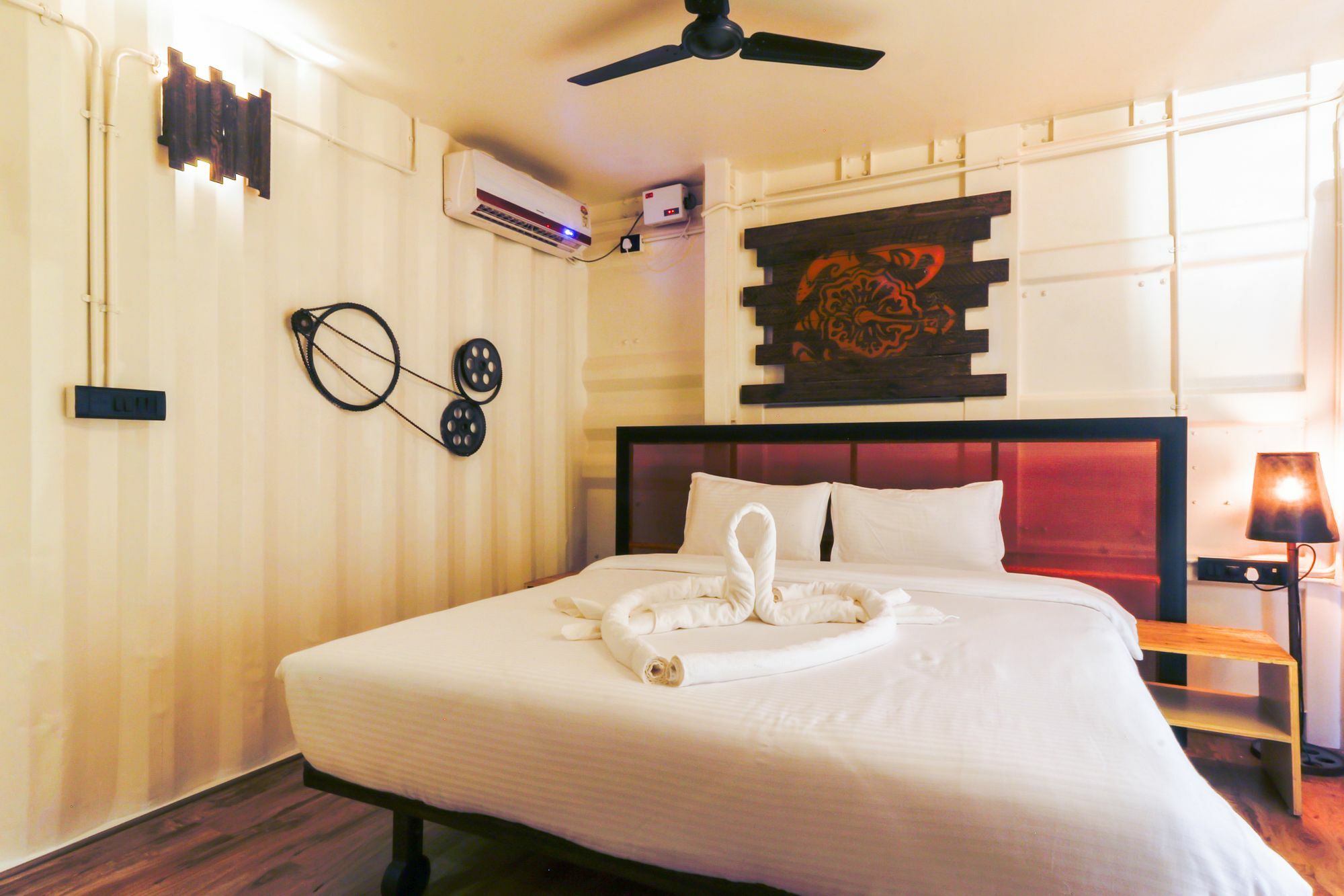 Beach Box Hotel Baga Gosavvy Collection Εξωτερικό φωτογραφία